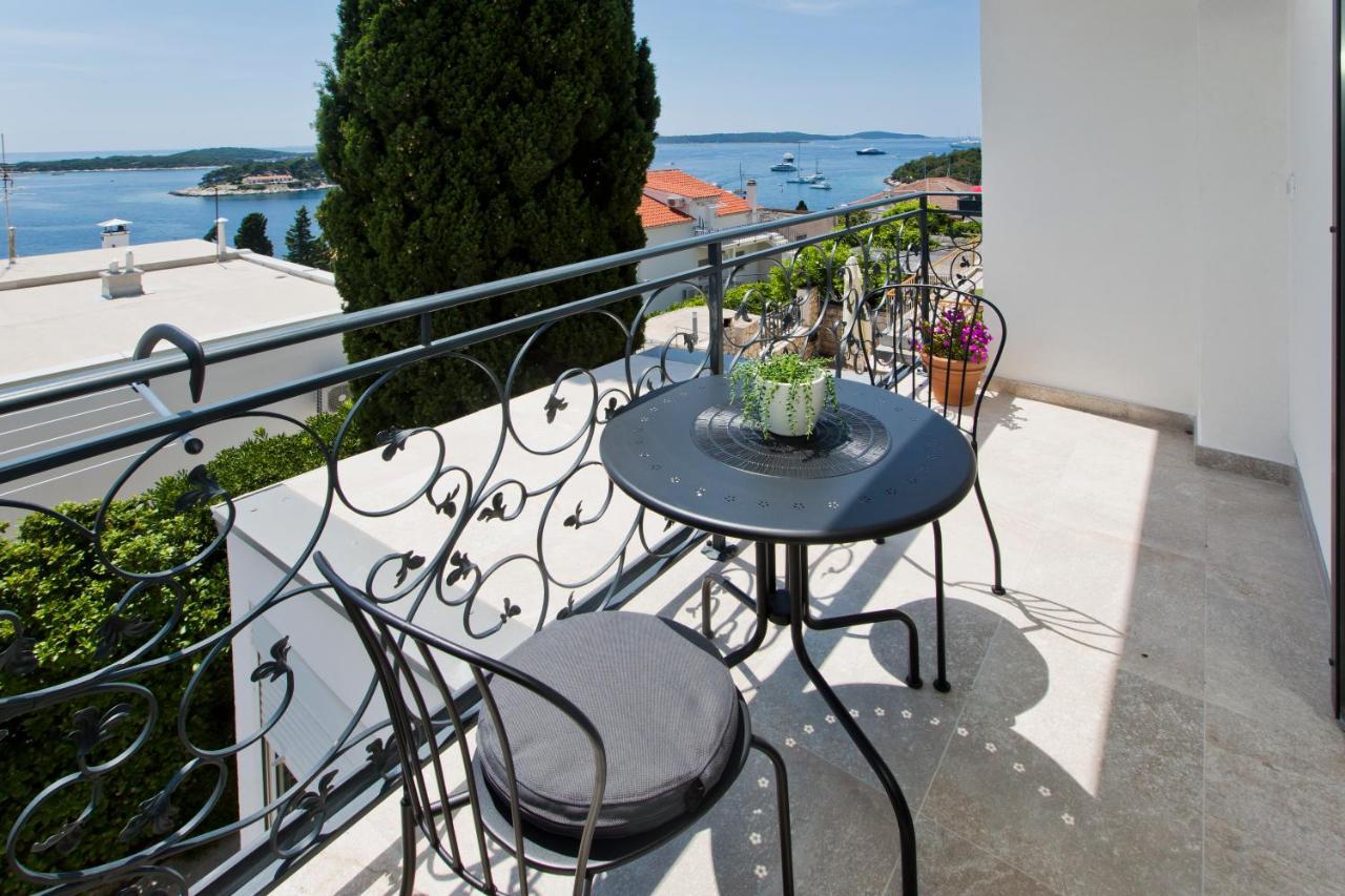 Villa Milton Luxe Hvar ฮวาร์ ภายนอก รูปภาพ