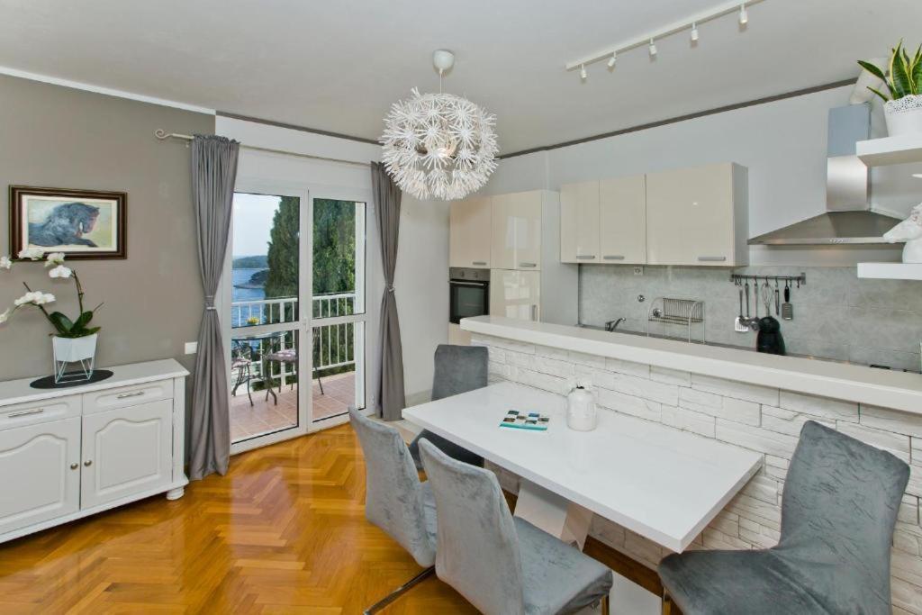 Villa Milton Luxe Hvar ฮวาร์ ภายนอก รูปภาพ