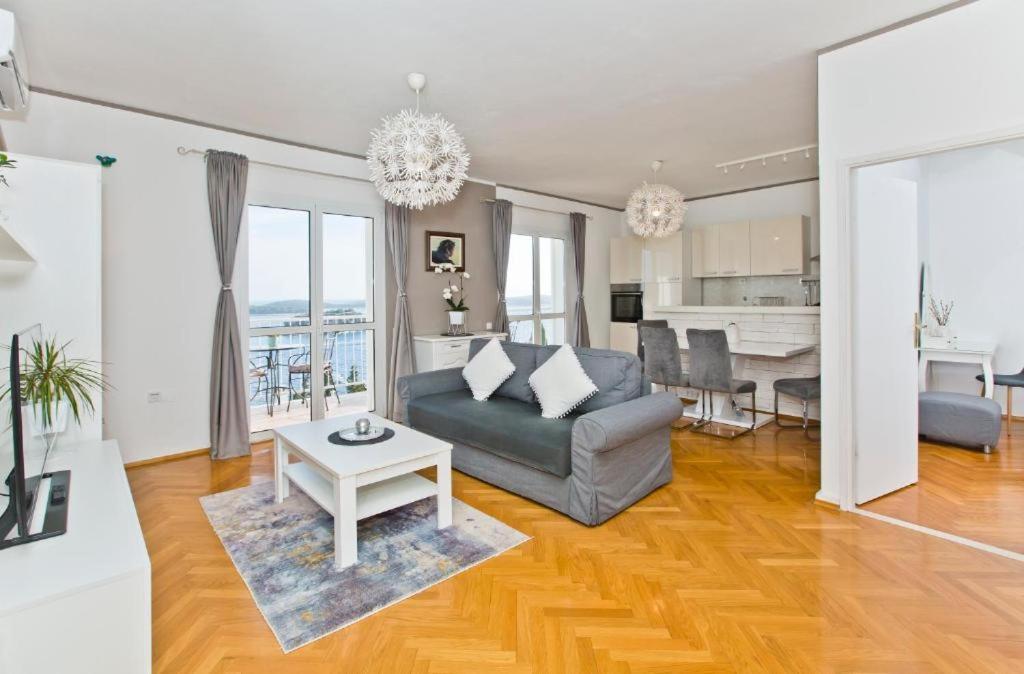 Villa Milton Luxe Hvar ฮวาร์ ภายนอก รูปภาพ